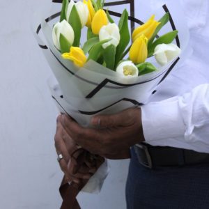 Cheerful Day| Tulip in Bangalore | Juneflowers.com